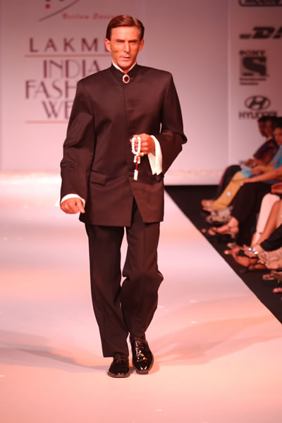 LIFW India Fashion Week 2004 - Neelam Saxena