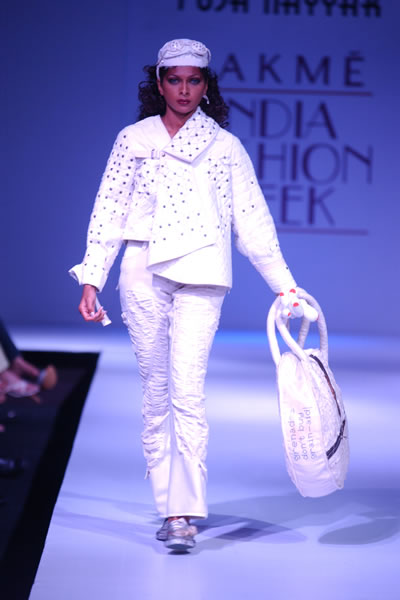 LIFW India Fashion Week 2004 - Priyadarshini Rio