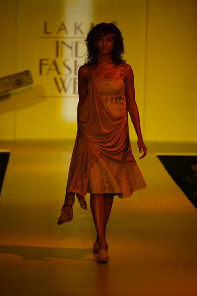 LIFW India Fashion Week 2004 - Shantanu & Nikhi