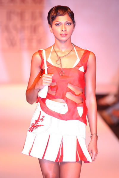 LIFW India Fashion Week 2004 - Swapan & Seema