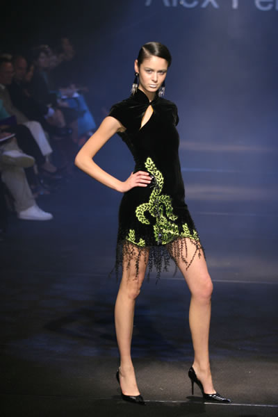 Mercedes Australian Fashion Week Fall 2004 - Alex Perry