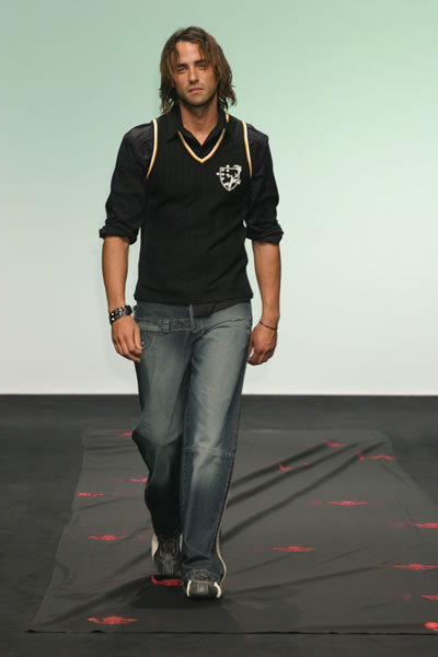 Mercedes Australian Fashion Week Fall 2004 - Stevit Design