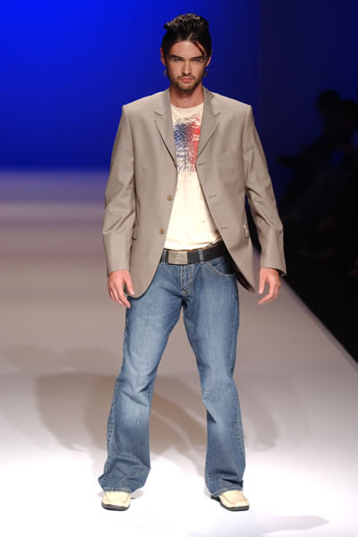 Mercedes Australian Fashion Week Fall 2004 - Vicious Threads