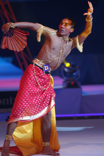 Bali Fashion Week Spring-Summer 2005 - Ali Nasrulloh Men