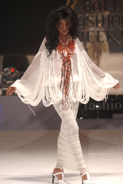 Bali Fashion Week Spring-Summer 2005 - Ali Nasrulloh Woman