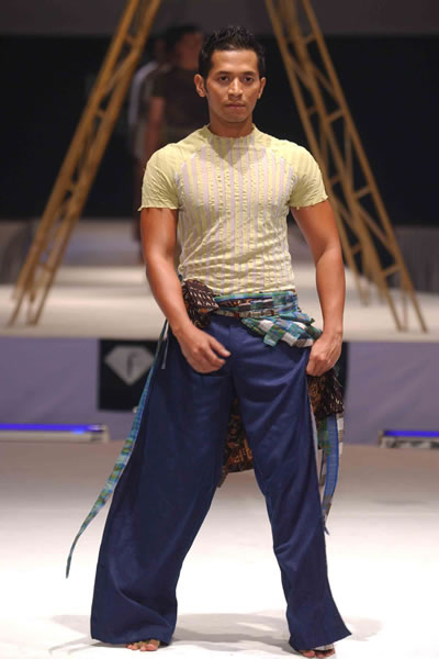 Bali Fashion Week Spring-Summer 2005 - Denny Khosama