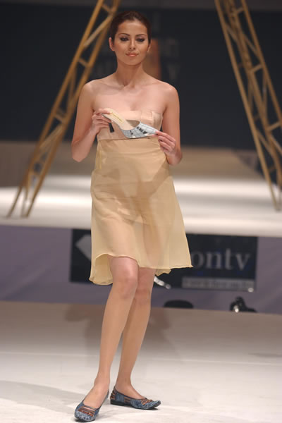 Bali Fashion Week Spring-Summer 2005 - Linda Chandra