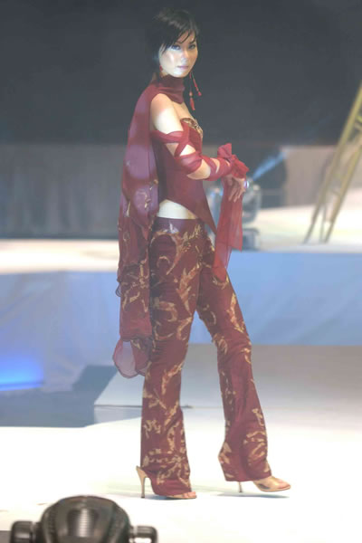 Bali Fashion Week Spring-Summer 2005 - Elga Pahlawan