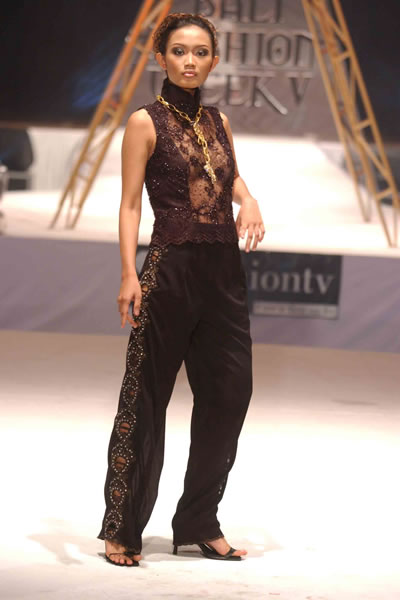 Bali Fashion Week Spring-Summer 2005 - Mangala Idhi Chandra