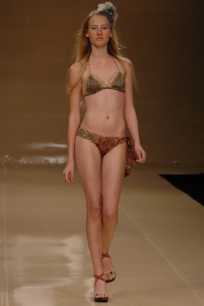 Rio de Janeiro Fashion Week Summer 2005 - Carmelitas