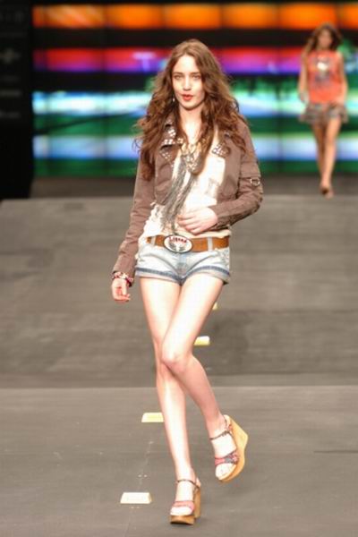 Rio de Janeiro Fashion Week Summer 2005 - Colcci
