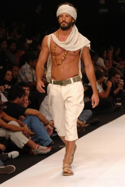 Rio de Janeiro Fashion Week Summer 2005 - Complexo B