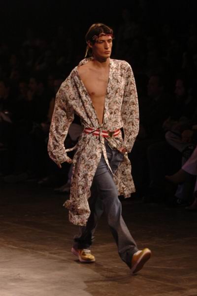 Sao Paulo Fashion Week Summer 2005 - Mario Queiroz