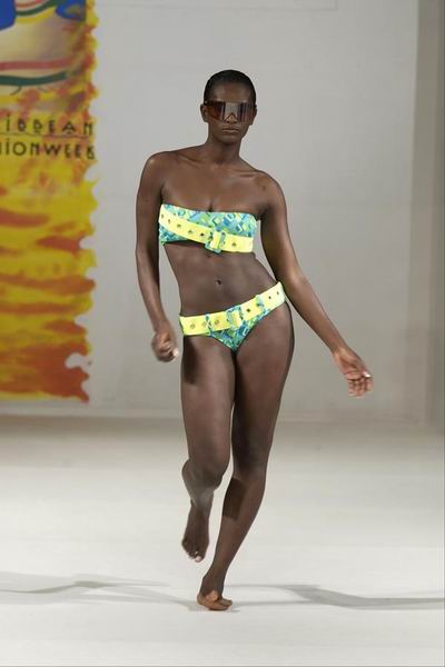 CFW 2004 in Jamaica - Loren V