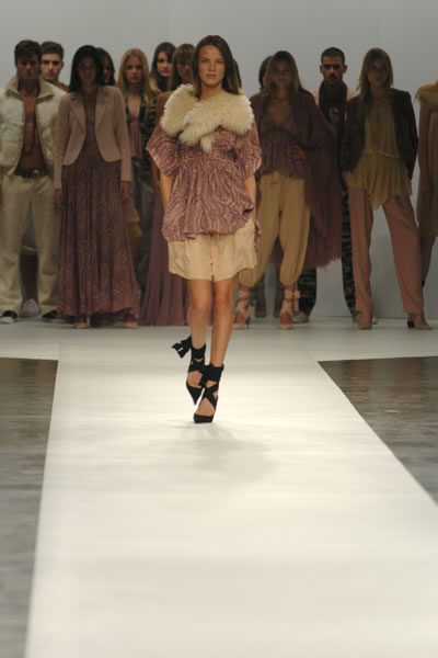 Sao Paulo Fashion Week 2005 - Eduardo Suppes