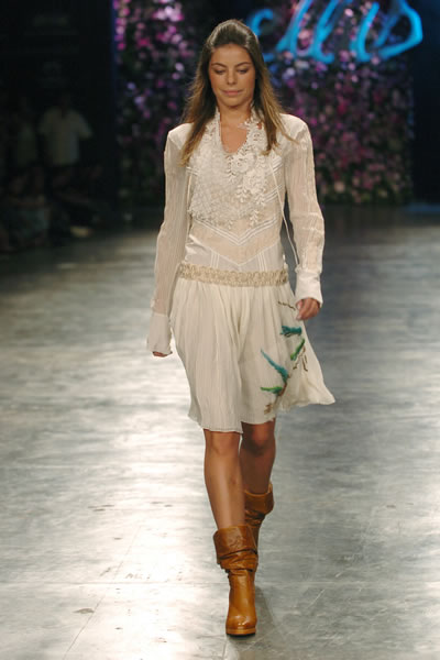 Sao Paulo Fashion Week 2005 - Ellus Feminino