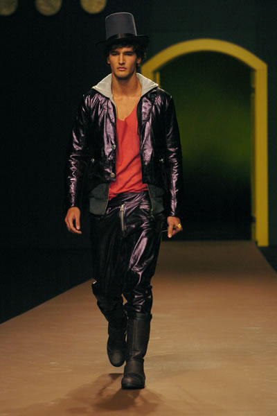 Sao Paulo Fashion Week 2005 - V Rom