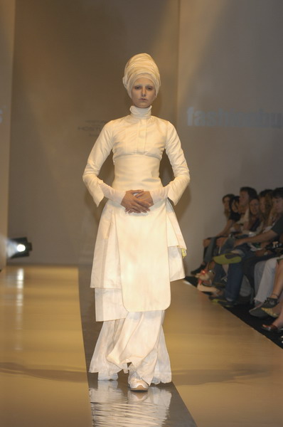 Fashion Week Buenos Aires February 2005 - Kostume