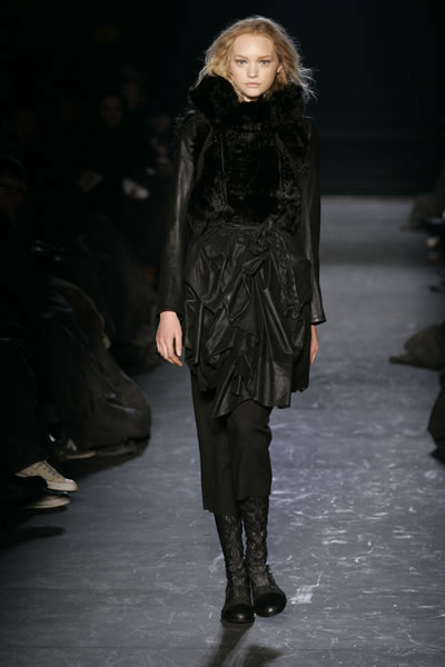 Paris Fashion Week 2005-2006 - Ann Demeulemeester