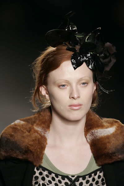 Paris Fashion Week 2005-2006 - Dries Van Noten Detail