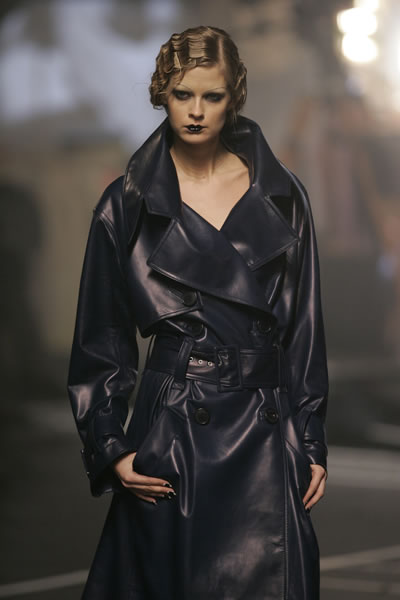Paris Fashion Week 2005-2006 - Galliano Details