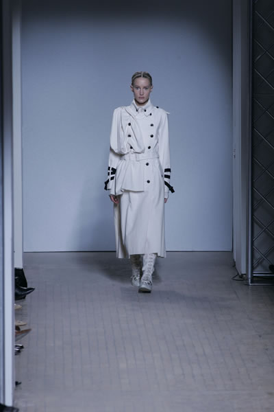 Paris Fashion Week 2005-2006 - Issey Miyake
