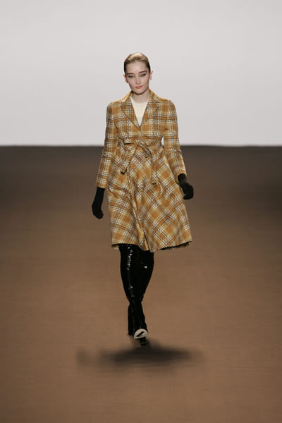 Milan Fashion Week 2005-2006 - Anna Molinari