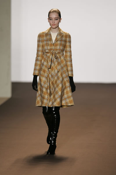 Milan Fashion Week 2005-2006 - Anna Molinari Details