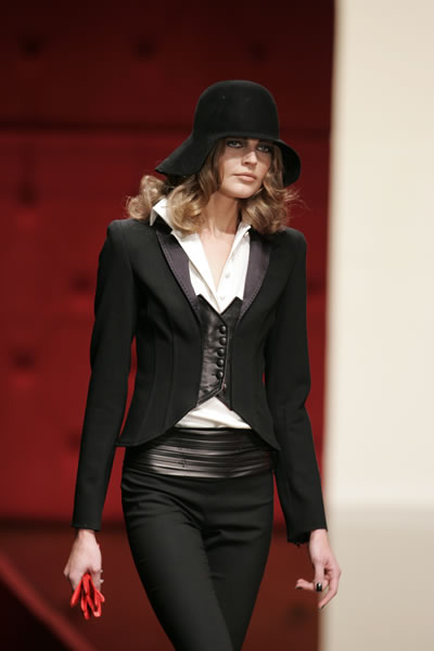 Milan Fashion Week 2005-2006 - Exte Details