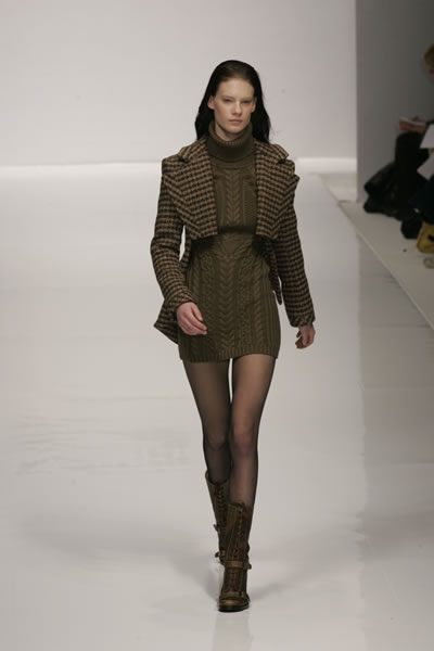 Milan Fashion Week 2005-2006 - Gaetano Navarra