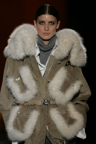 Milan Fashion Week 2005-2006 - Gianfranco Ferre Details