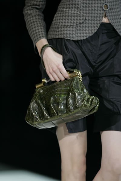 Milan Fashion Week 2005-2006 - Giorgio Armani Details