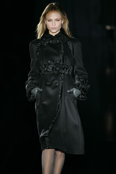 Milan Fashion Week 2005-2006 - La Perla