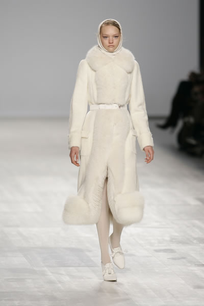 Milan Fashion Week 2005-2006 - Max Mara Details