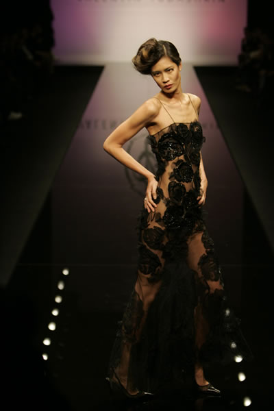 Milan Fashion Week 2005-2006 - Valentin Yudashkin