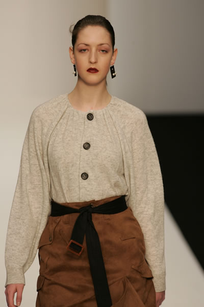 London Fashion Week 2005-2006 - Ann-Sofie Back Details