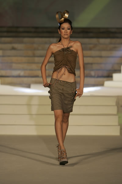 Bali Fashion Week 2006 - Agnes Caroline