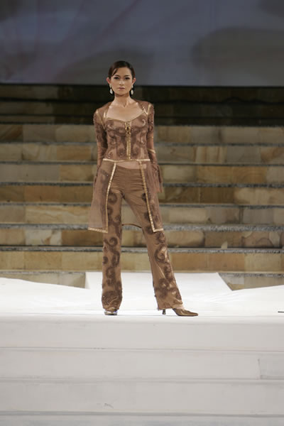 Bali Fashion Week 2006 - Poppy Dharsono
