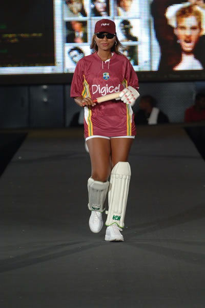 Jamaica Style Weeek 2005 - Digicel Girls