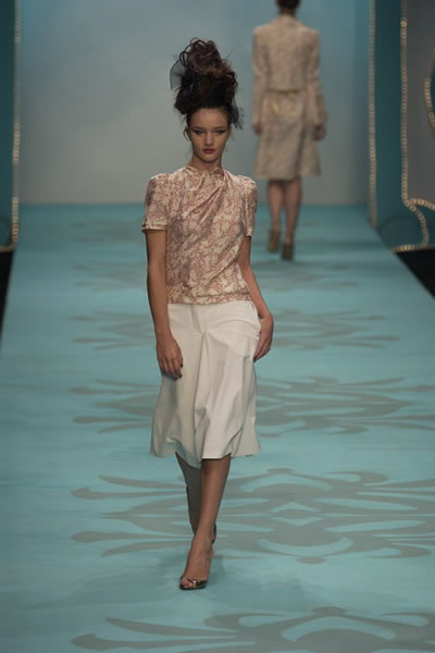 London 2006 SS Women Ready to Wear - Ashley Isham