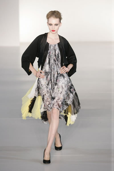 London 2006 SS Women Ready to Wear - Erdem Moraliglu