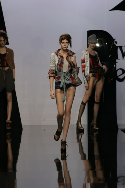 Paris 2006 SS Women Ready to Wear - Vivienne Westwood