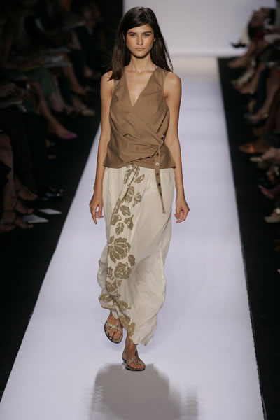 New York 2006 next SS Fashion Week - BCBG Max Azria